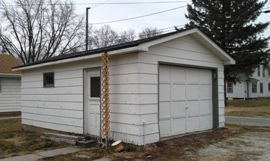 Detached Garage
