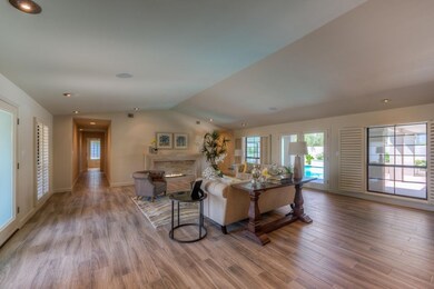 Entry/Living Room