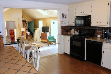 90 Rogers Rd, Yarmouth, ME 04096 - photo 2