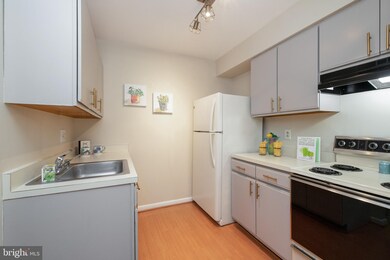 2212 Lowells Glen Rd unit C, Parkville, MD 21234 - photo 3