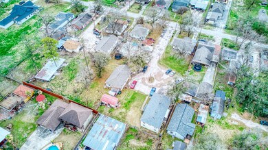 909 Knight St unit 10, Houston, TX 77022 - photo 2