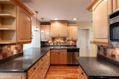 903 8th Ave, Troy, NY 12182 - photo 4