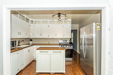 1129 57th St, Des Moines, IA 50311 - photo 4