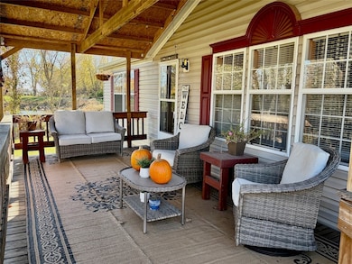 220 S East St, Watson, IL 62473 - photo 3