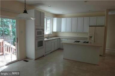 21115 Hickory Forest Way, Germantown, MD 20876 - photo 7