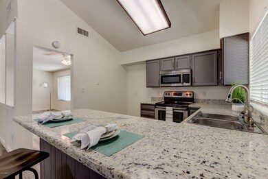 3310 N Desoto St-17