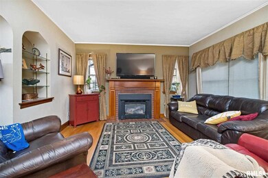 414 E High St, Davenport, IA 52803 - photo 4