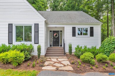 1642 Stonecrop Ct, Charlottesville, VA 22902 - photo 2