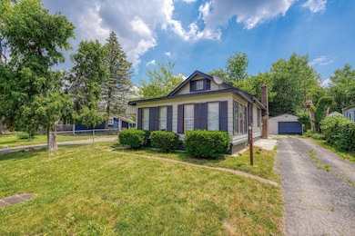 1054 Whitethorne Ave (24)