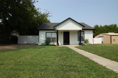 404 W Mill St, Decatur, TX 76234 - photo 3