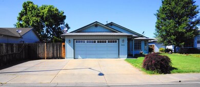 943 Pittview Ave, Central Point, OR 97502 - photo 3