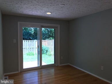 6822 Montivideo Square Ct, Falls Church, VA 22043 - photo 6