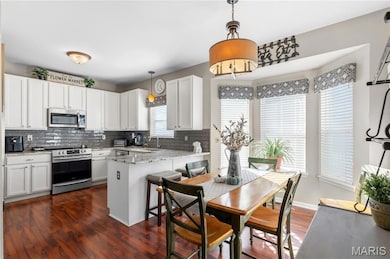 653 Covered Bridge Ln, O Fallon, MO 63368 - photo 3