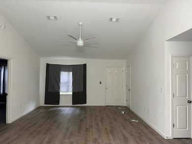 Living room_137 Lonnie Jack