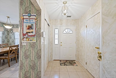 11 Gazebo Ln, Holtsville, NY 11742 - photo 7