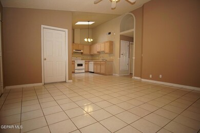 1606 Hartsdale Dr unit B, Horizon City, TX 79928 - photo 6