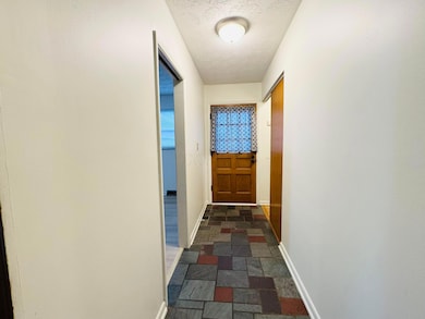 1016 Lambeth Dr, Columbus, OH 43220 - photo 4