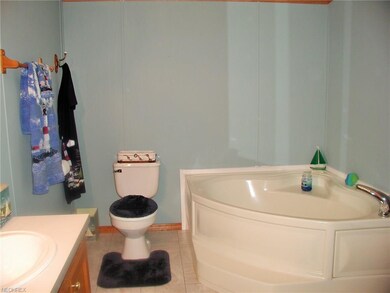 How would like to soak in this garden tub after a 