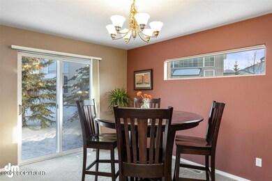 11-Dining Area_SOPH9401