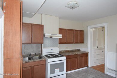 61 Grand St, Albany, NY 12207 - photo 5
