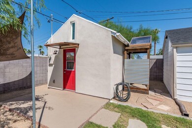 06 Guest House