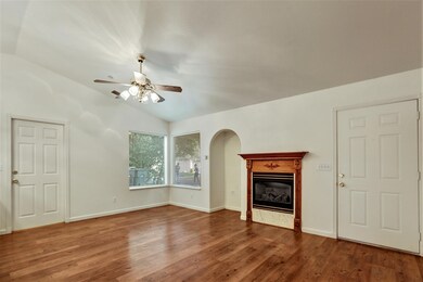 2836 Oak Park LR2