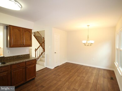 6308 Mary Todd Ct, Centreville, VA 20121 - photo 7