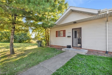 7511 Jeffries Ave, Garfield Heights, OH 44105 - photo 3