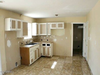 023-152114 - Kitchen