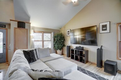 2840 Big Bluestem Pkwy, Fitchburg, WI 53711 - photo 7