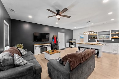 144 Pacific Ave, Osawatomie, KS 66064 - photo 5