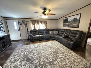 717 E La Fayette St, La Grange, TX 78945 - photo 3