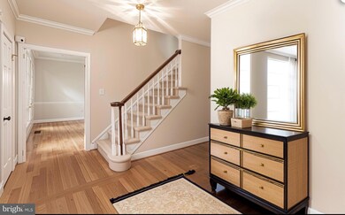 4903 Oakcrest Dr, Fairfax, VA 22030 - photo 5