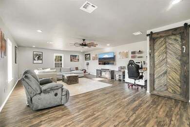 208 Mockingbird Dr S, Altus, OK 73521 - photo 6