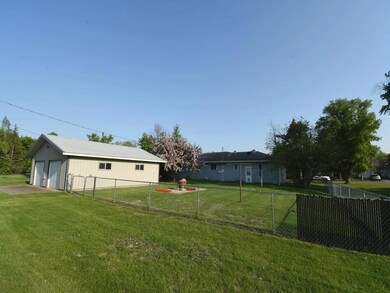 615 3rd St W, Park Rapids, MN 56470 - photo 3