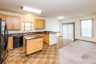 3937 Winding Path Dr-14