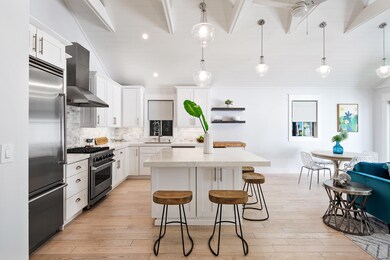 712 Ashe St -low res-40