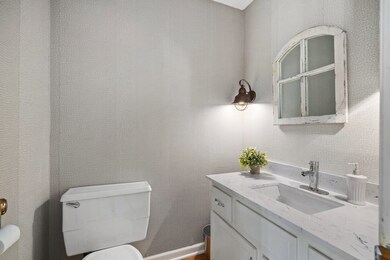 1170 Pine St unit 2, Batavia, IL 60510 - photo 7