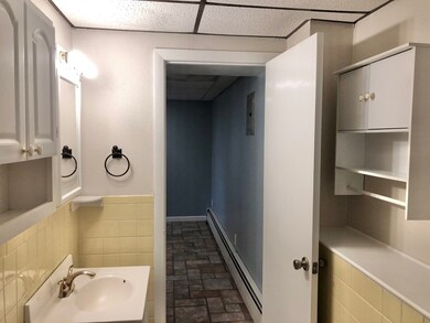 11 Loves Ln unit 2, Woburn, MA 01801 - photo 6