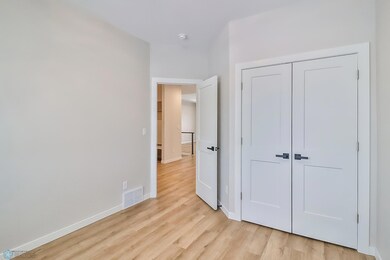 5Bedroom1_2.jpg