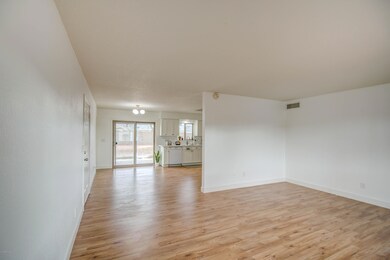 LIVING ROOM 4