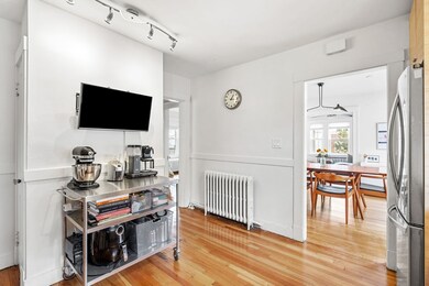 517 Heath St unit 2, Chestnut Hill, MA 02467 - photo 7