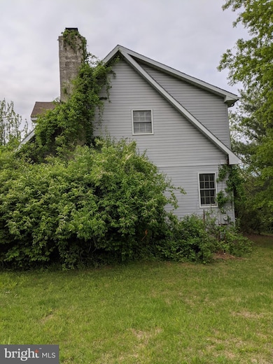 807 Old Fritztown Rd, Reading, PA 19608 - photo 7