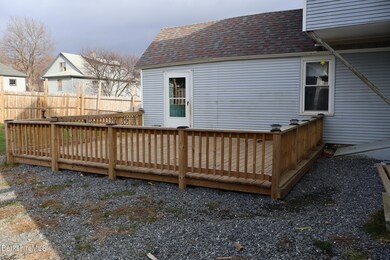 9 Beecher St, Adams, MA 01220 - photo 3