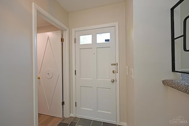 6113 Wayside Ct, Cincinnati, OH 45230 - photo 4