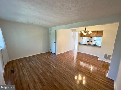 8276 Mary Lee Ln, Laurel, MD 20723 - photo 7