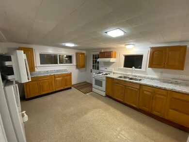 46 Whiting St, Lynn, MA 01902 - photo 3