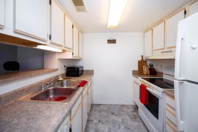 2120 Stone School Cir unit 26, Ann Arbor, MI 48108 - photo 7