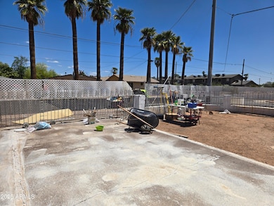 2202 N 26th Place, Phoenix, AZ 85008 - photo 5