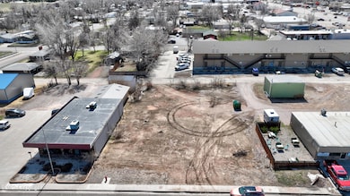 813 E Third St-4